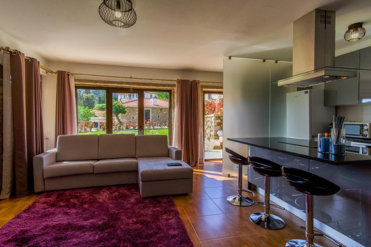 Deville Luxury Retreat 卡米尼亚 外观 照片